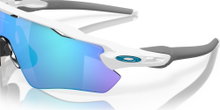 Oakley Sonnenbrille Radar EV Path (Glasfarbe: Prizm sapphire) weiss glänzend - 1 Brille mit Hartschalenetui